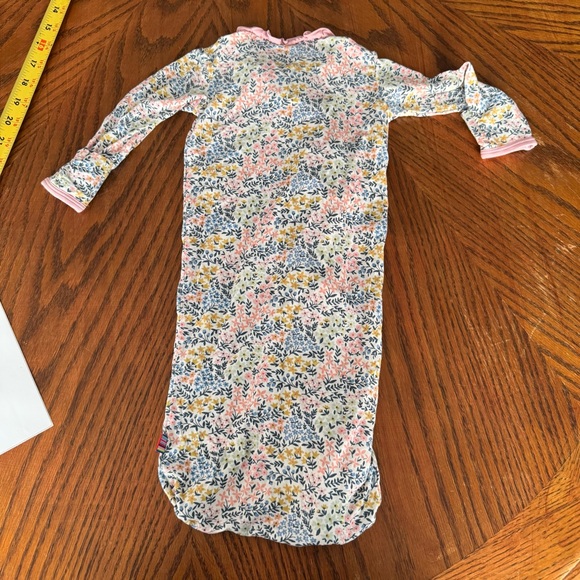 MAGNETIC ME
CHELSEA RUFFLE PLACKET GOWN - Picture 7 of 8